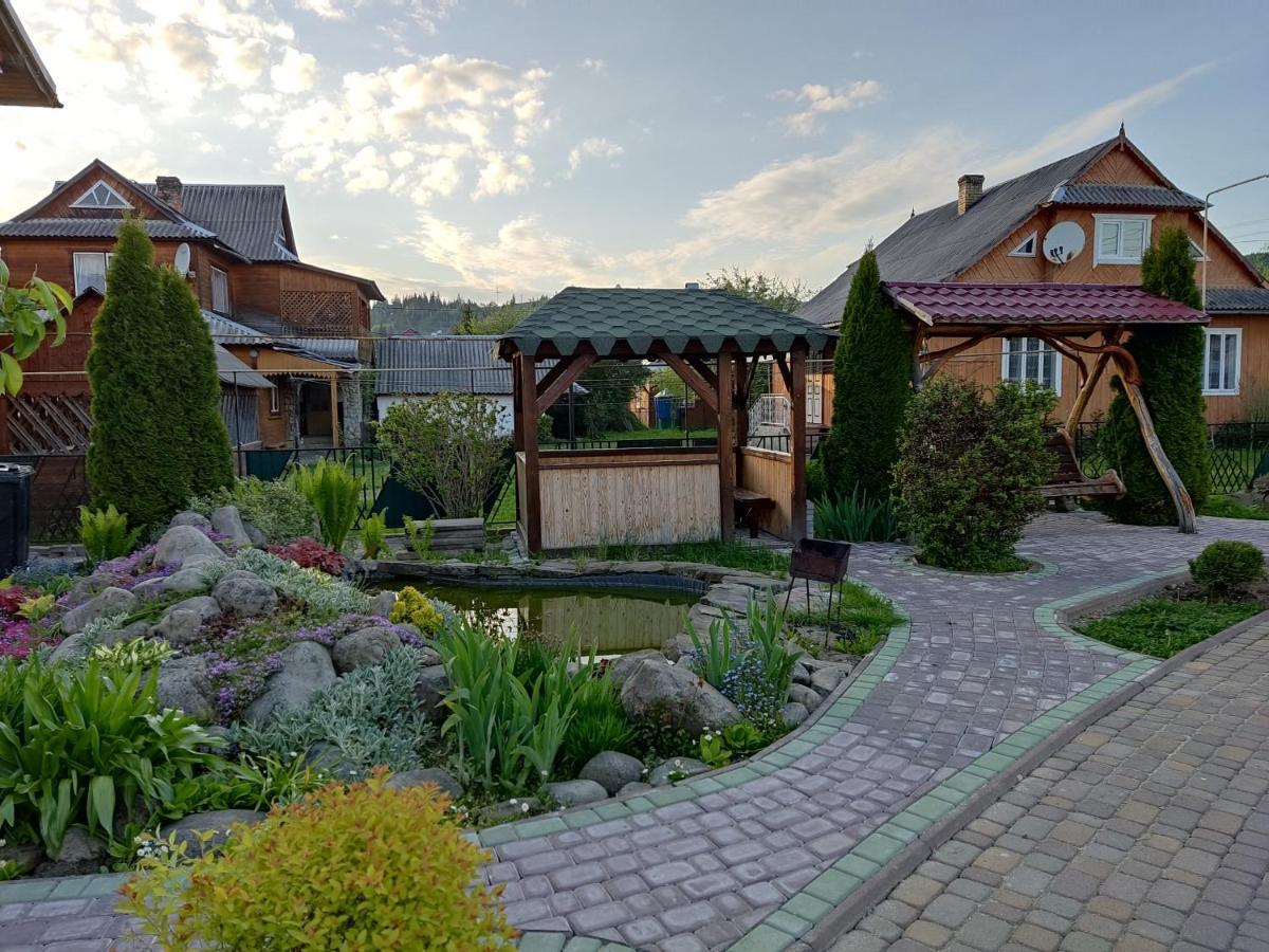 Апартаменти "У Кузьмича" 1 Mykulyčyn Exteriér fotografie