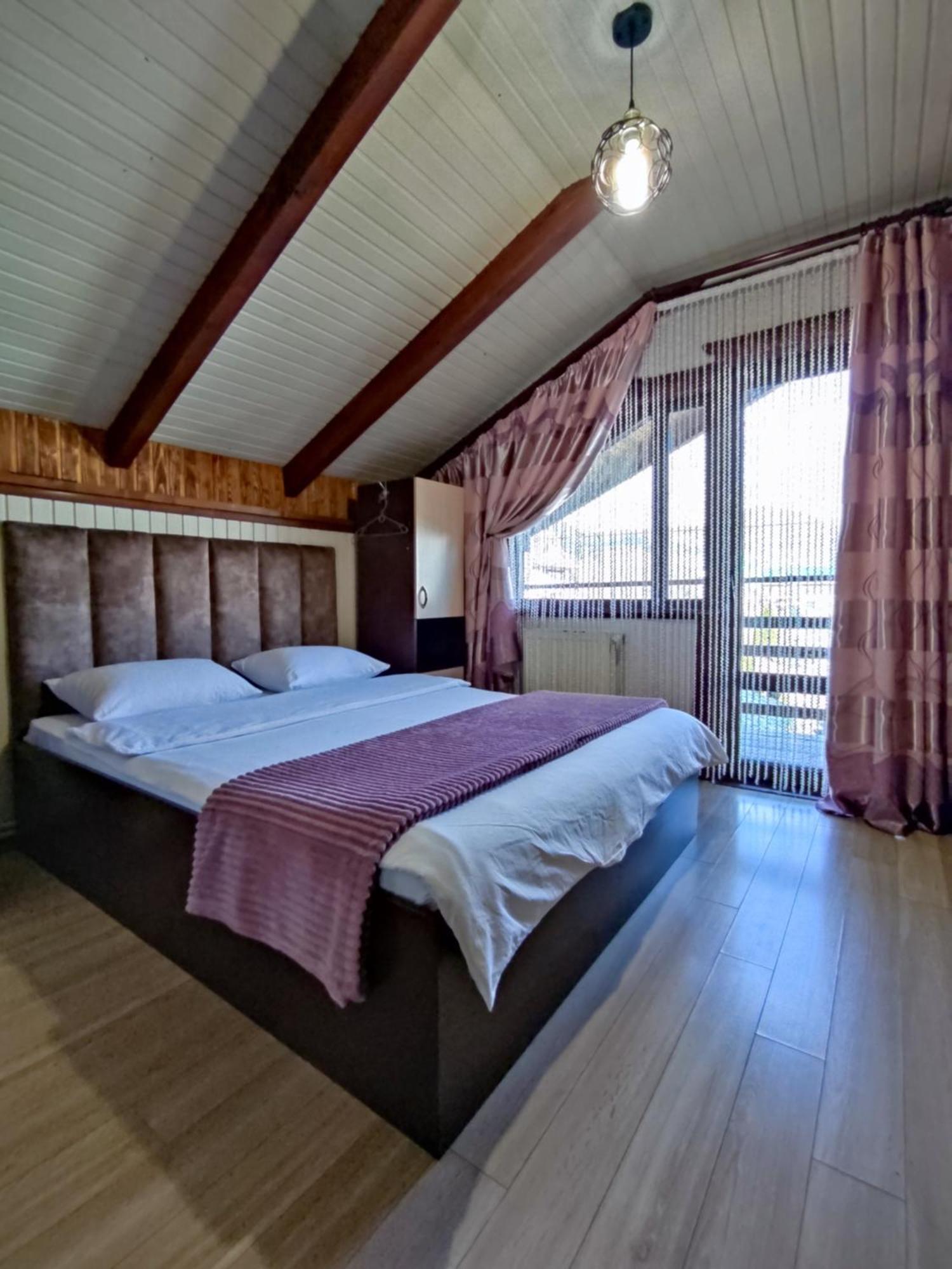 Апартаменти "У Кузьмича" 1 Mykulyčyn Exteriér fotografie