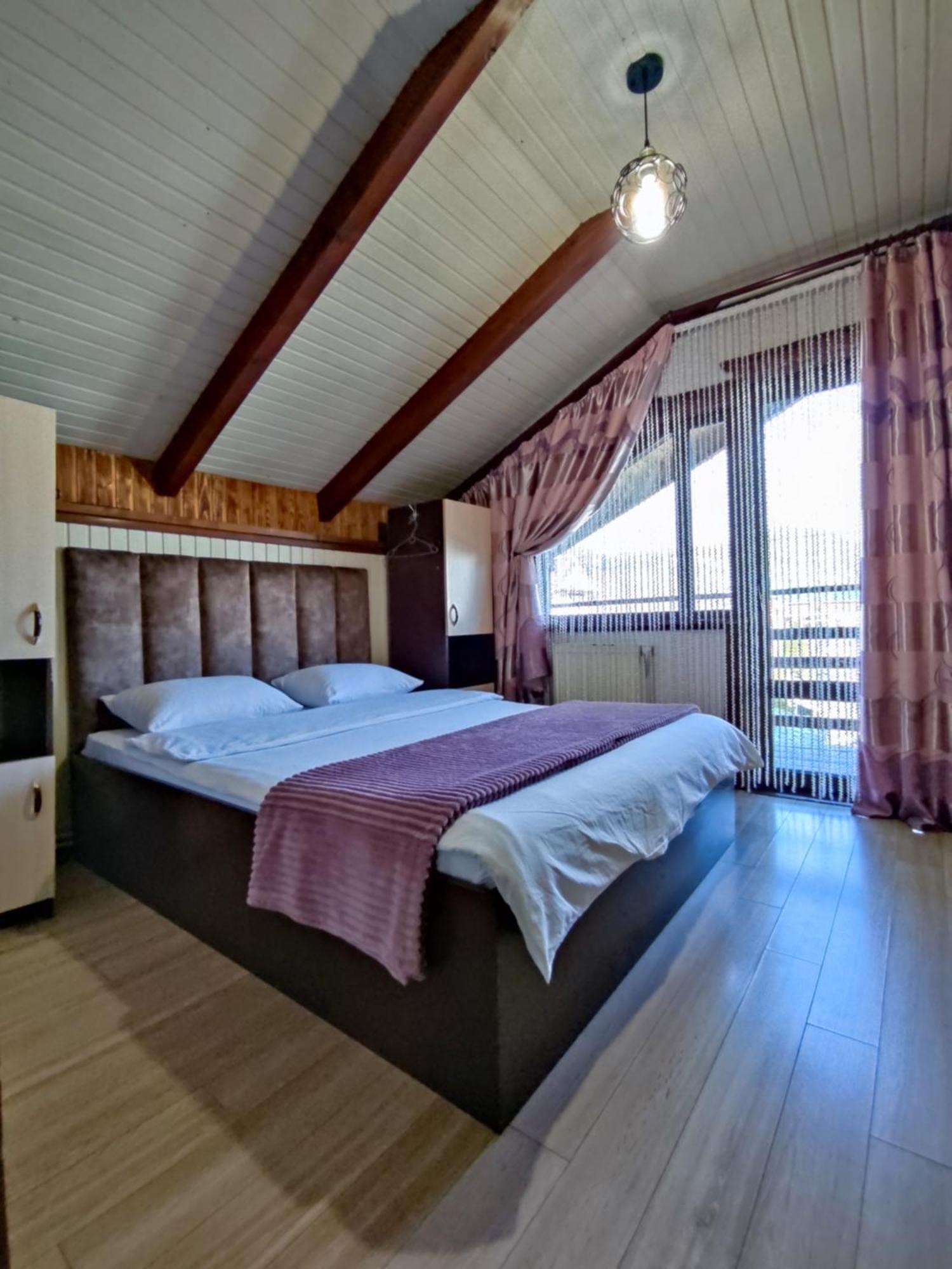 Апартаменти "У Кузьмича" 1 Mykulyčyn Exteriér fotografie